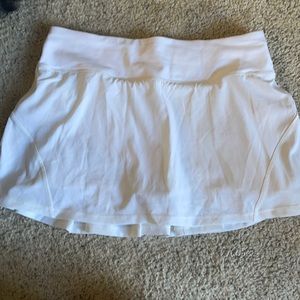 Circuit breaker skirt ll